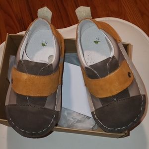 Pipit baby shoes NWT
